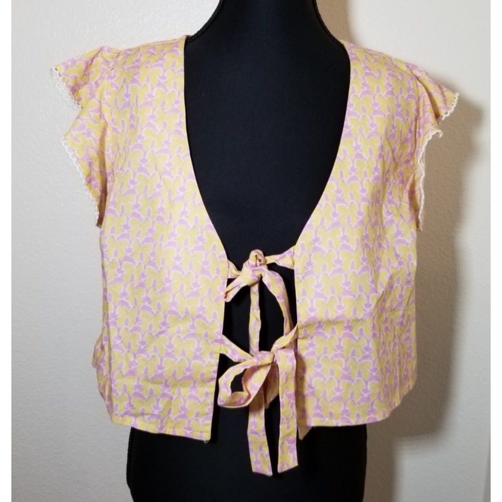 Lush Pink Floral Tie Front Crop Top Flutter Sleeve Size Large Cottage Boho NWOT